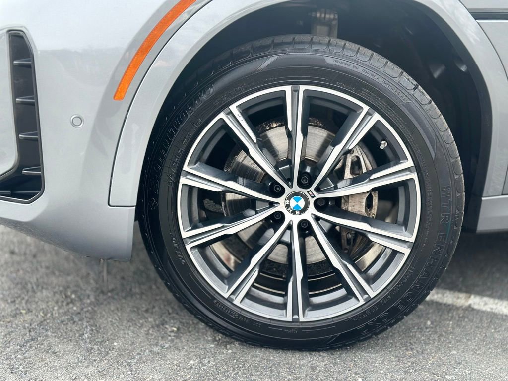 Certified 2025 BMW X6 xDrive40i image 2