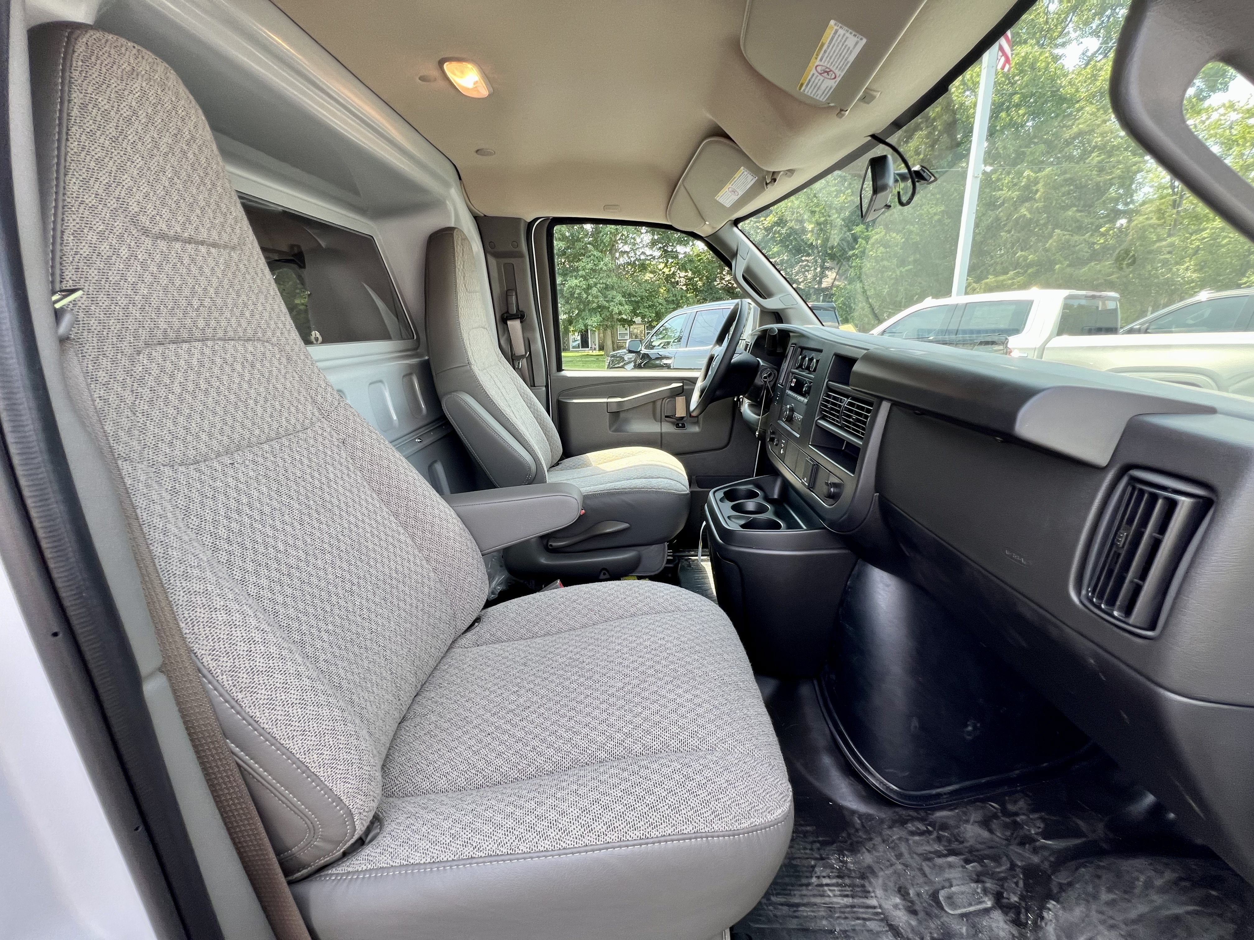 New 2026 GMC Savana 2500 Extended w/ Enhanced Convenience Package RWD image 26