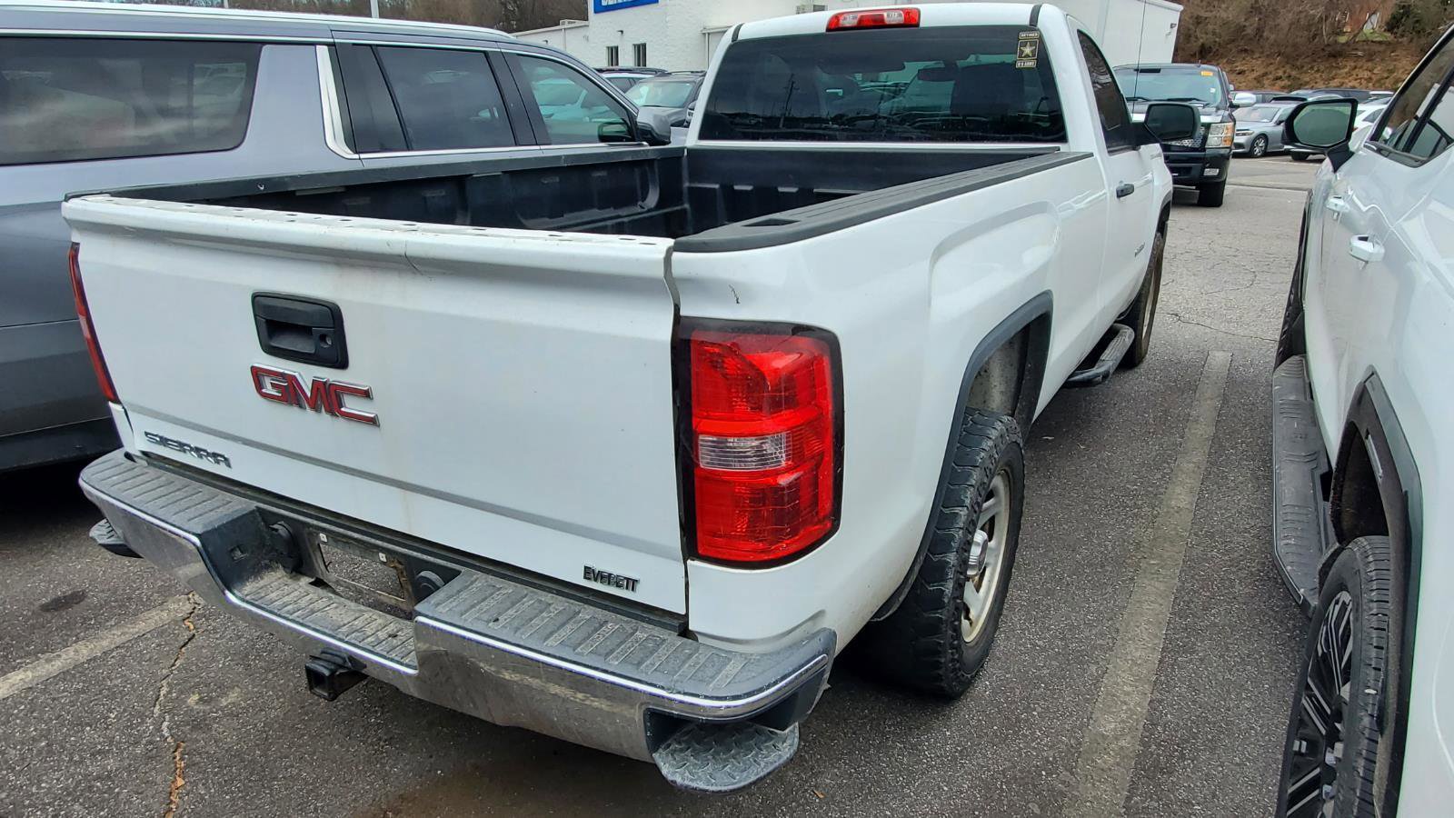 Used 2016 GMC Sierra 1500 4WD Reg Cab 133.0 image 9