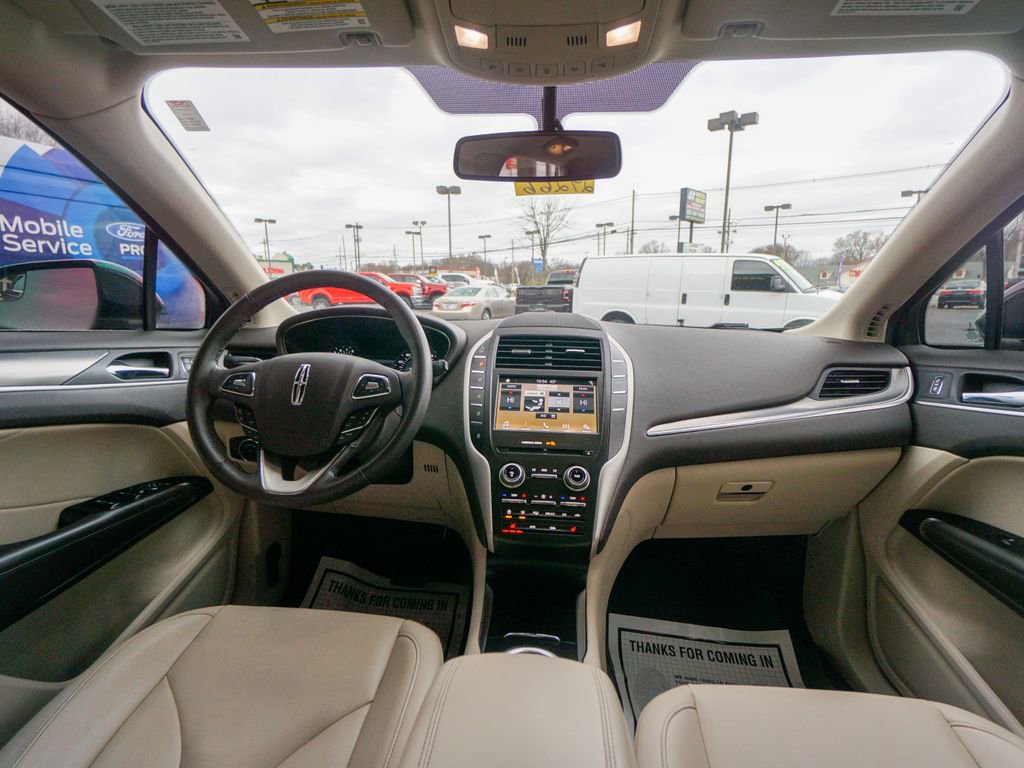 Used 2019 Lincoln MKC Premiere image 2