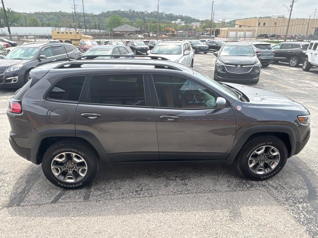 Used 2019 Jeep Cherokee Trailhawk w/ Comfort/Convenience Group AWD/4WD image 4