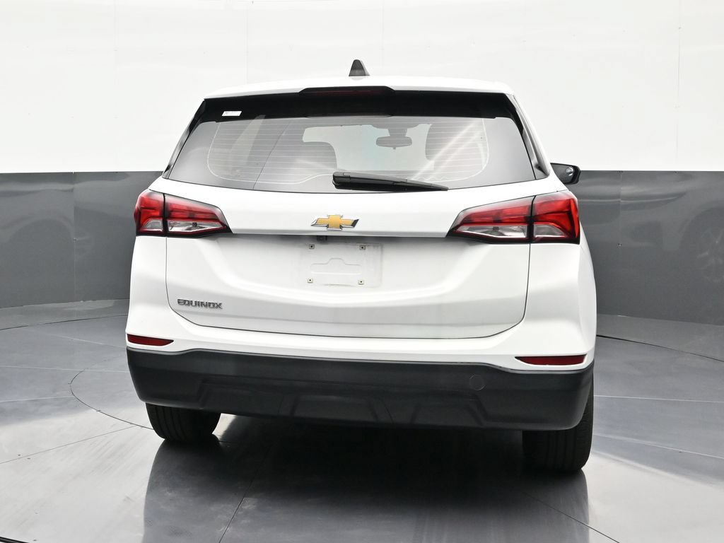 Used 2022 Chevrolet Equinox LS FWD image 4