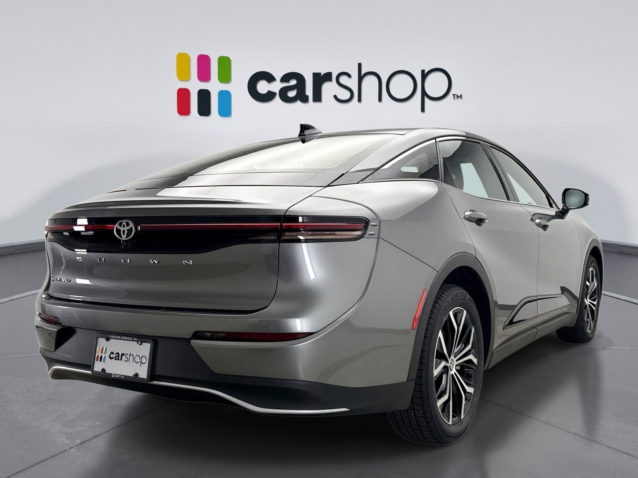 Used 2025 Toyota Crown XLE AWD/4WD image 5