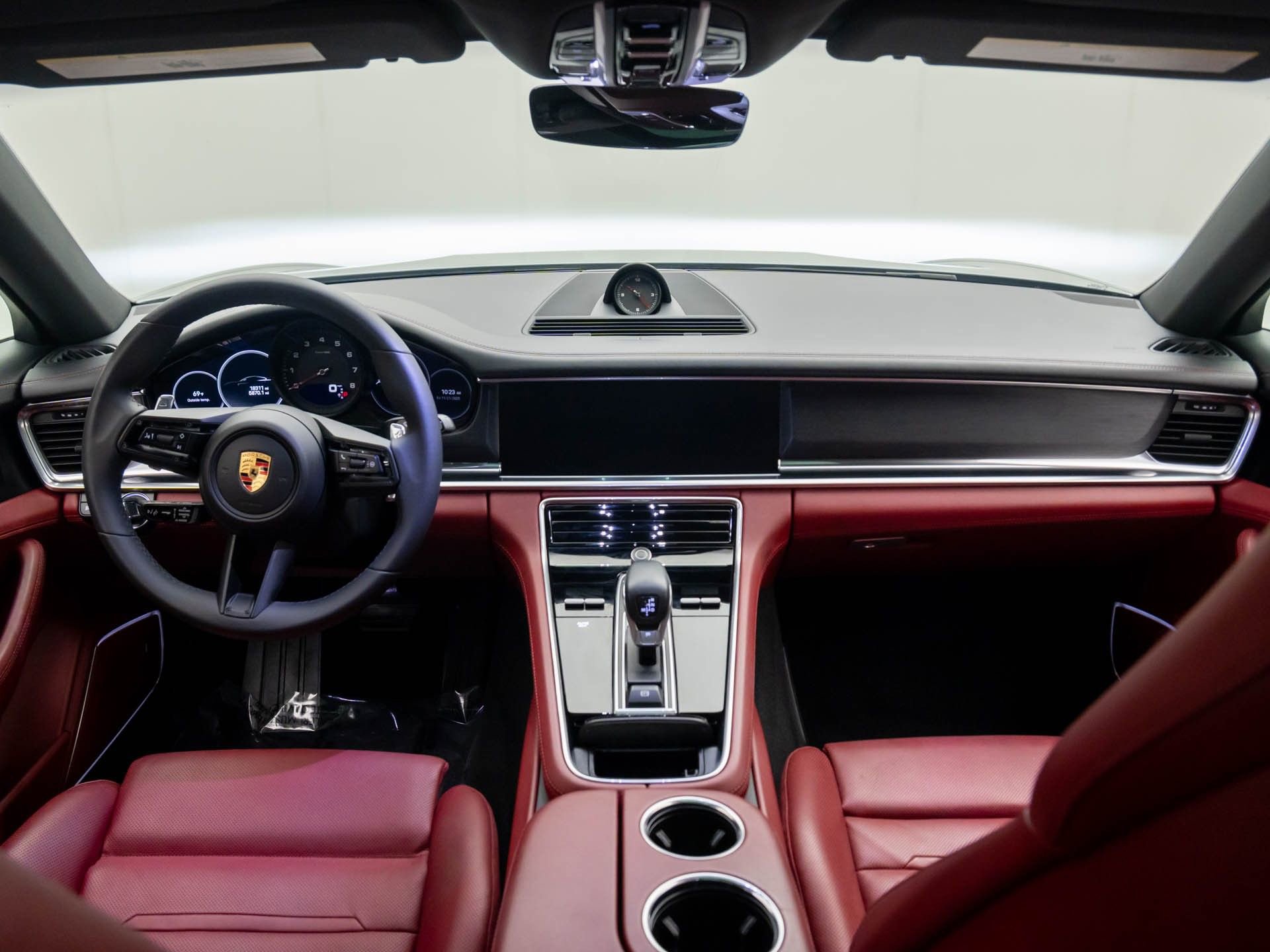 Certified 2022 Porsche Panamera 4 Platinum Edition image 11