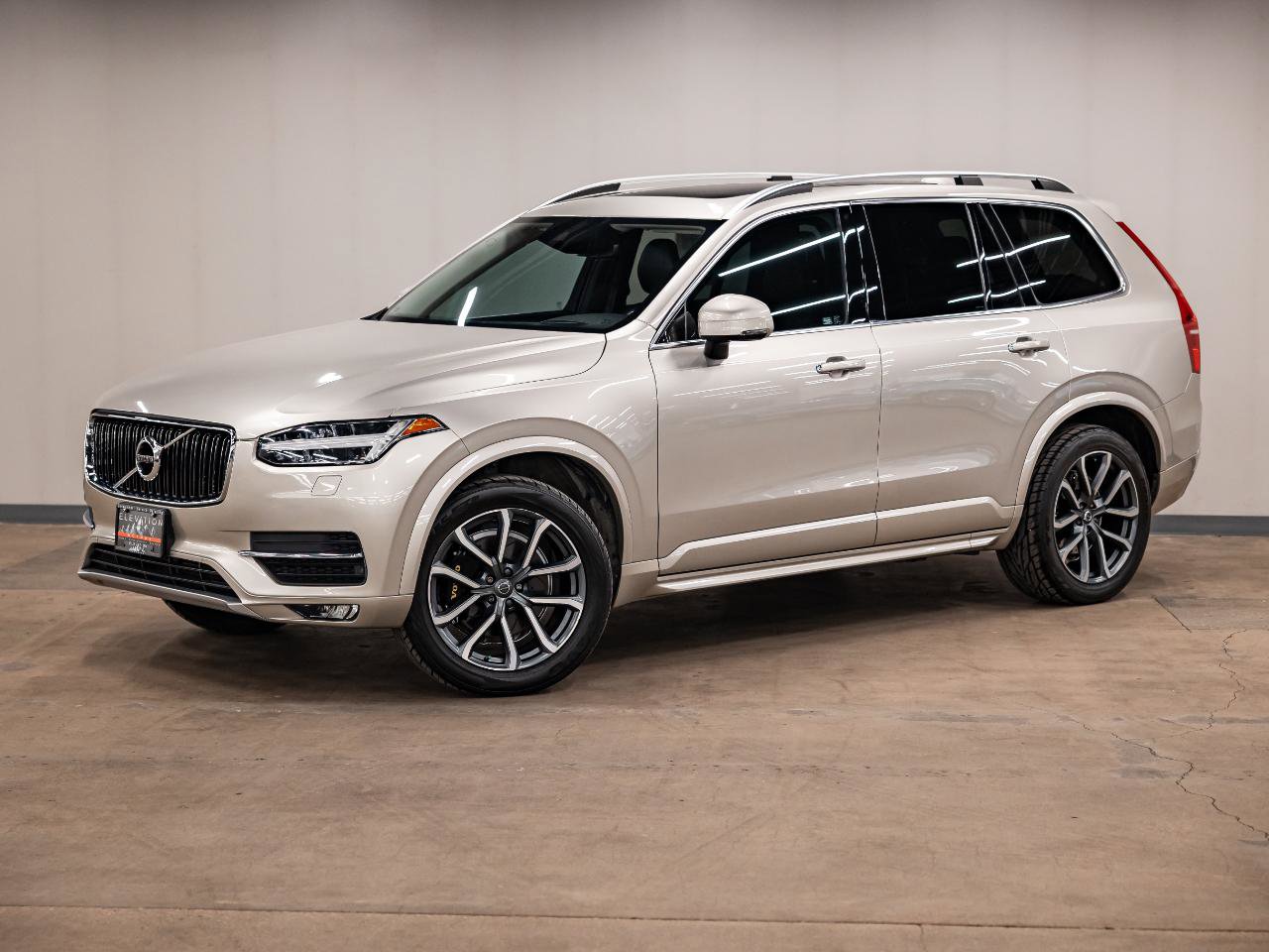 Used 2017 Volvo XC90 T6 Momentum w/ Momentum Plus Package AWD/4WD image 24