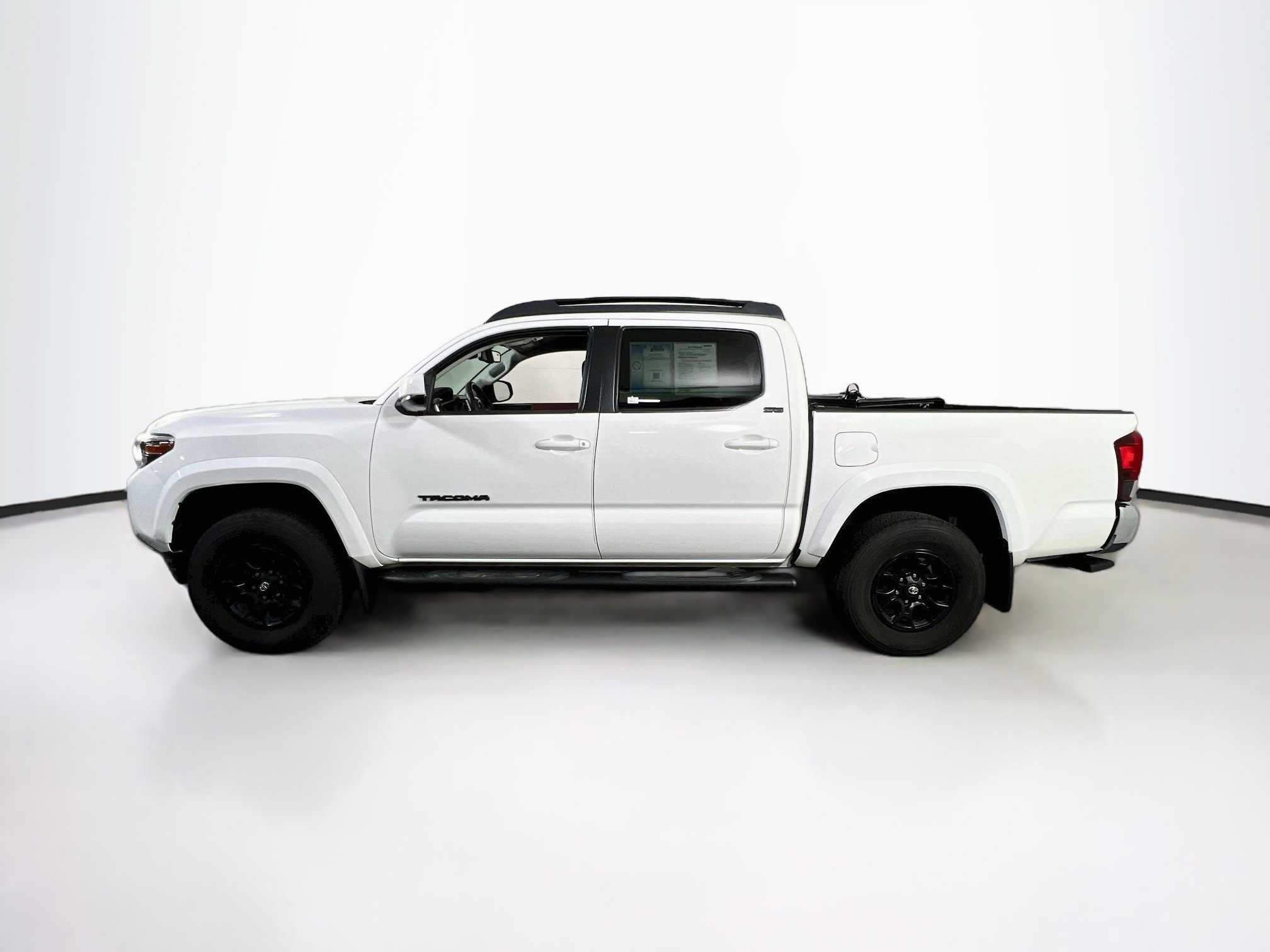 Used 2022 Toyota Tacoma SR5 AWD/4WD image 8