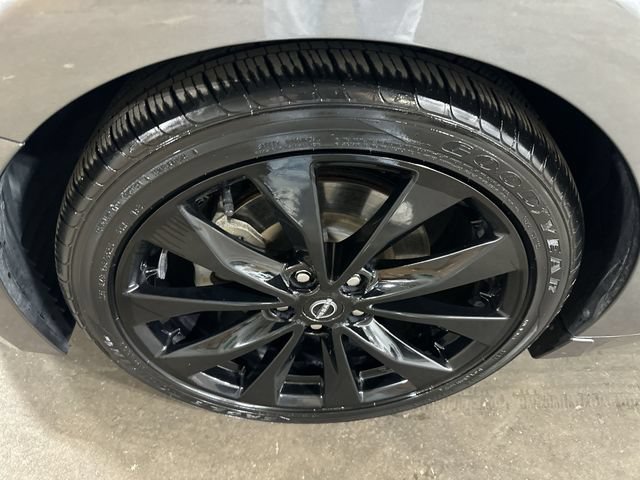 Used 2023 Nissan Maxima SR w/ Sport Mat Group FWD image 23