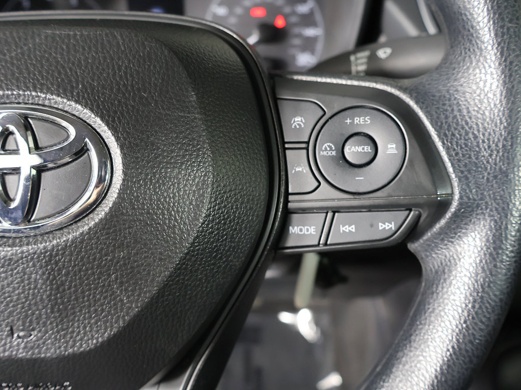 Used 2025 Toyota Corolla LE FWD image 37