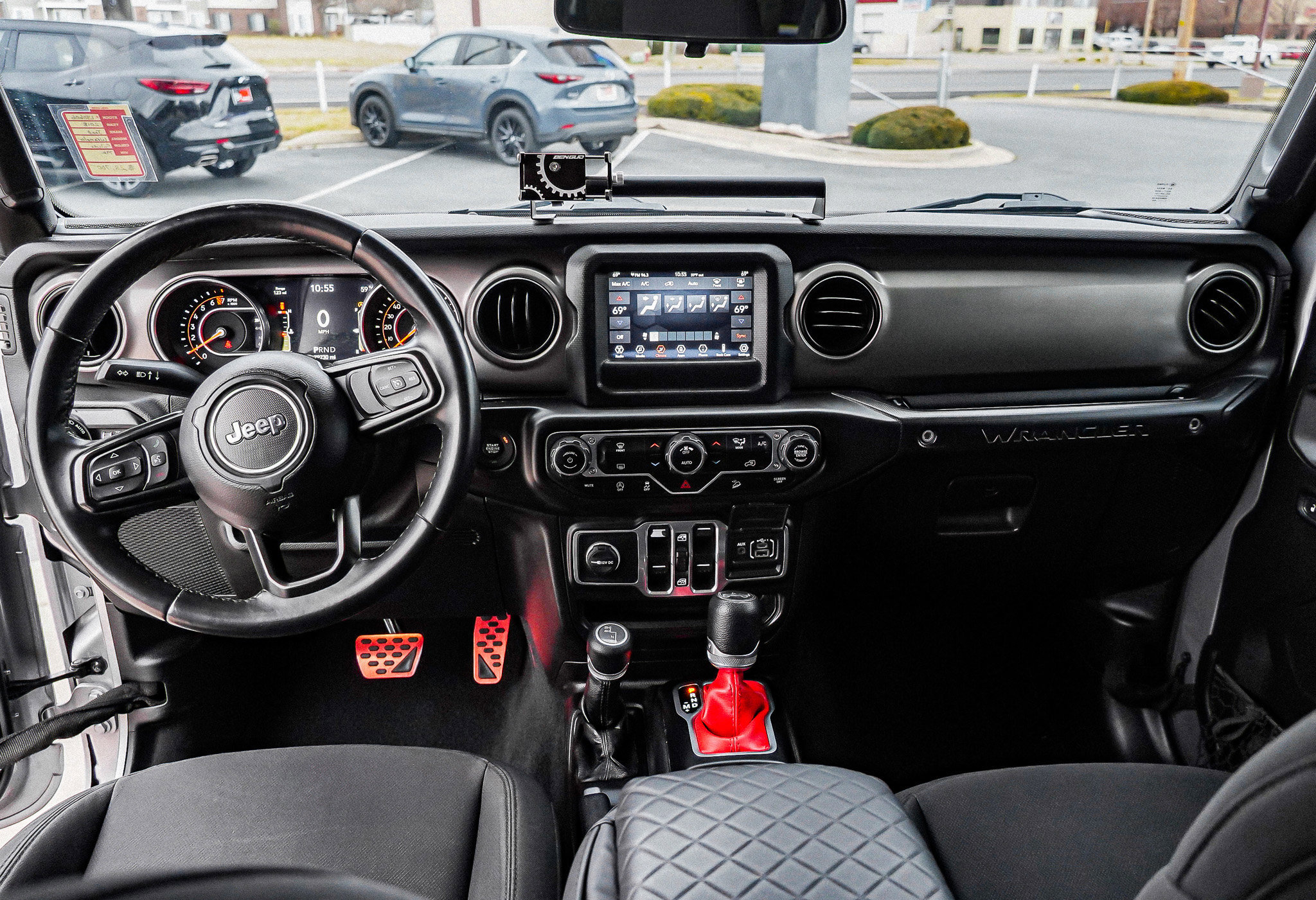 Used 2018 Jeep Wrangler Unlimited Sport S image 29