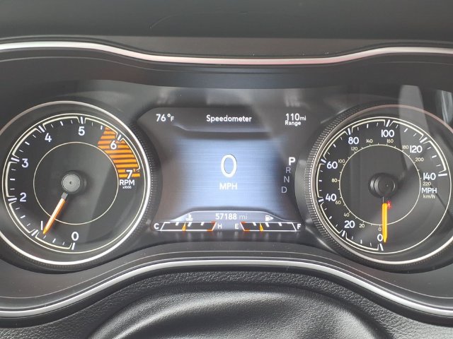 Used 2019 Jeep Cherokee Overland w/ Technology Group AWD/4WD image 23