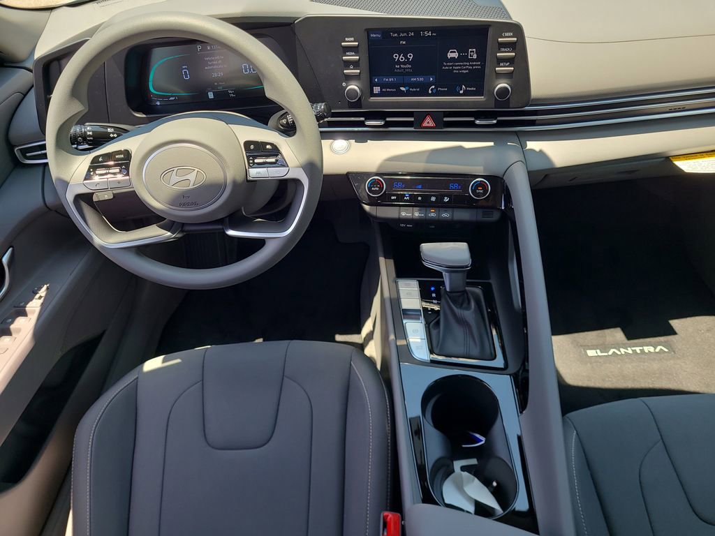 New 2025 Hyundai Elantra Blue image 7