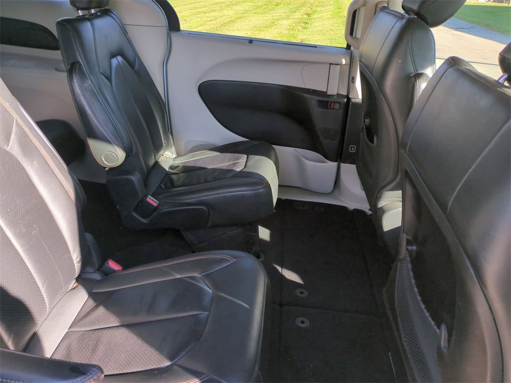 Used 2020 Chrysler Pacifica Touring-L image 20