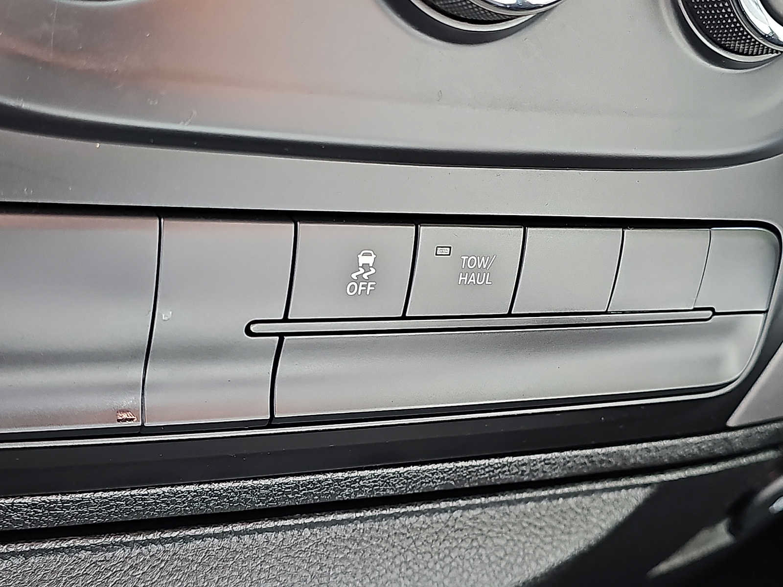 Used 2022 RAM 1500 Classic SLT AWD/4WD image 25