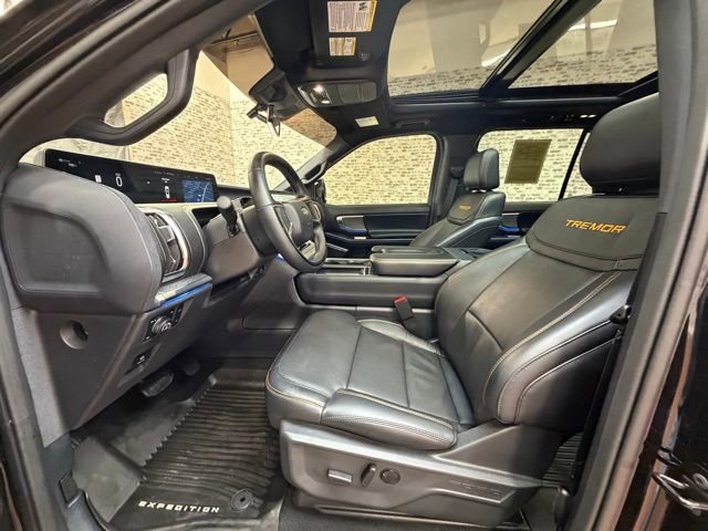 Used 2025 Ford Expedition Tremor image 22