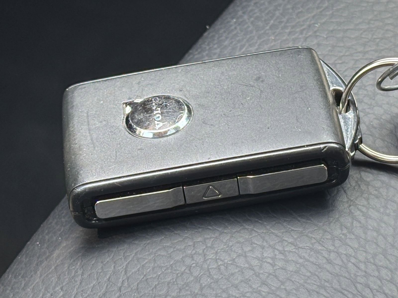 Used 2025 Volvo V60 B5 Cross Country Plus image 30