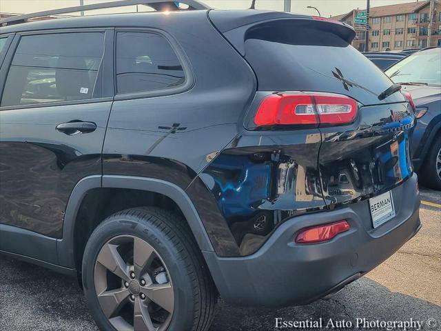 Certified 2017 Jeep Cherokee Latitude w/ Comfort & Sound Group FWD image 8