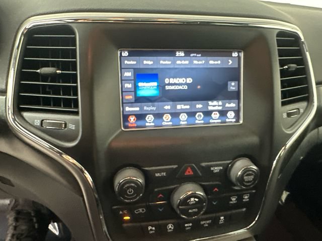 Used 2018 Jeep Grand Cherokee Laredo AWD/4WD image 10