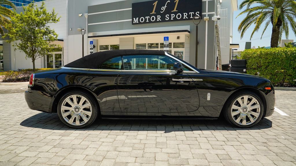 Used 2016 Rolls-Royce Dawn image 28