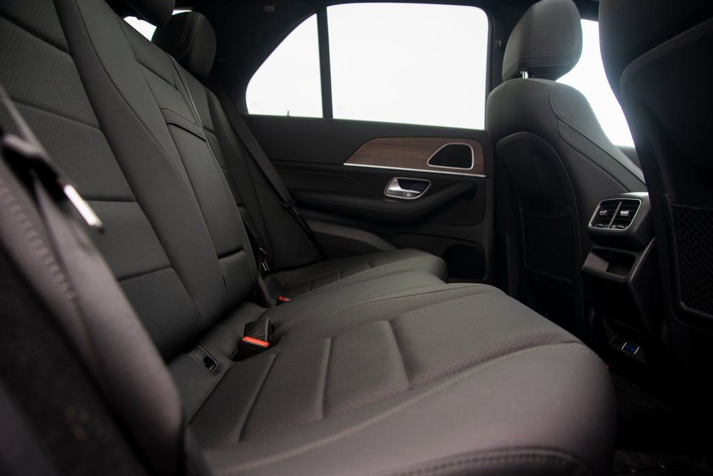 Used 2025 Mercedes-Benz GLE 350 4MATIC image 29