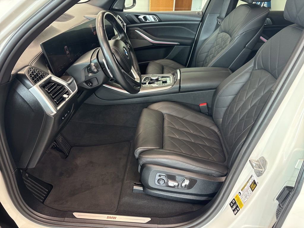 Used 2024 BMW X5 xDrive40i w/ Premium Package AWD/4WD image 13