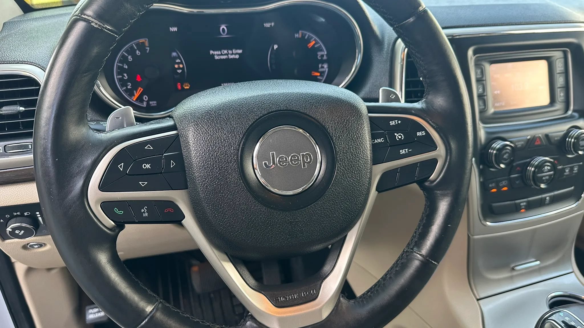 Used 2014 Jeep Grand Cherokee Laredo AWD/4WD image 18