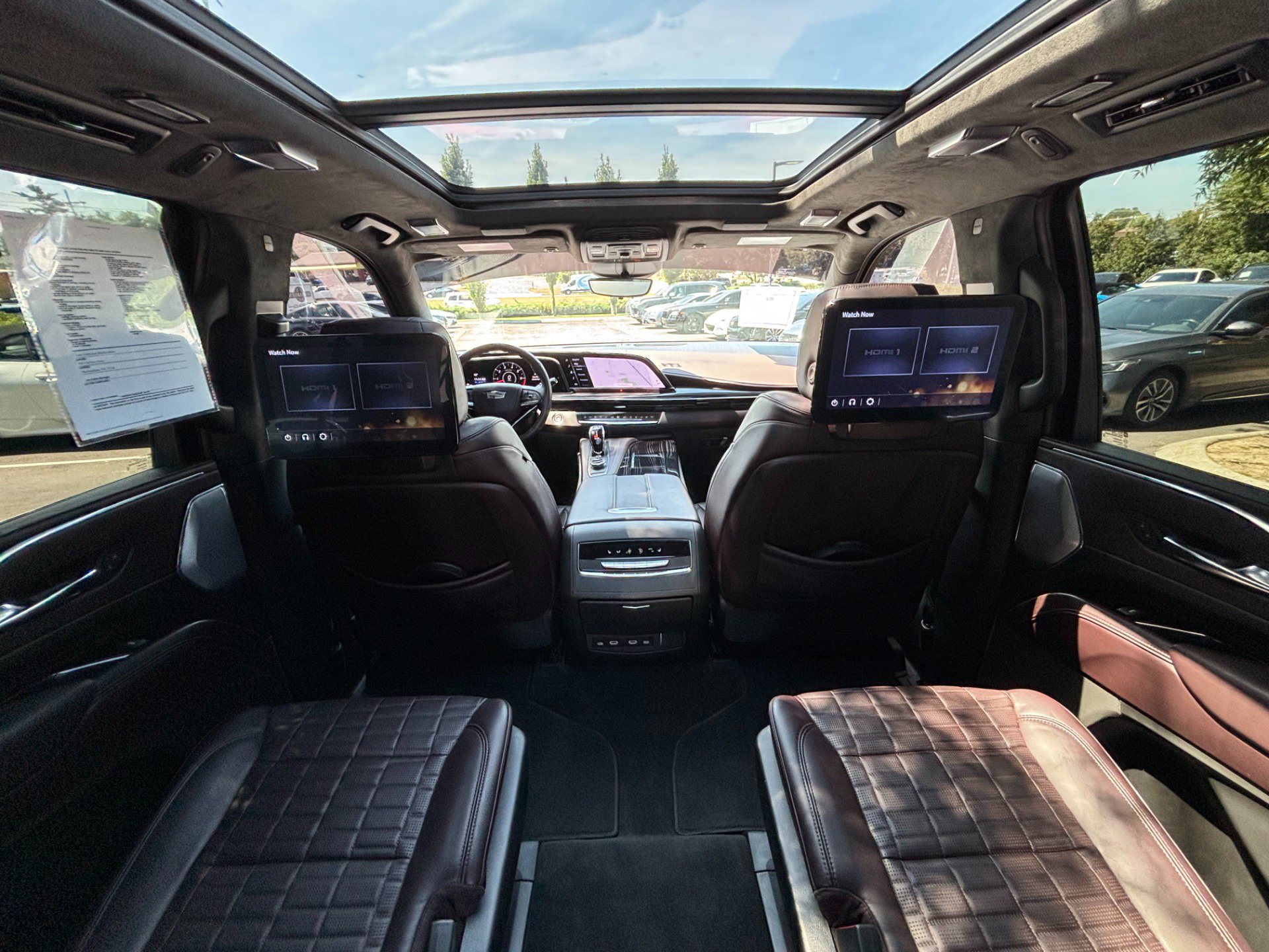 Used 2023 Cadillac Escalade ESV V AWD/4WD image 34
