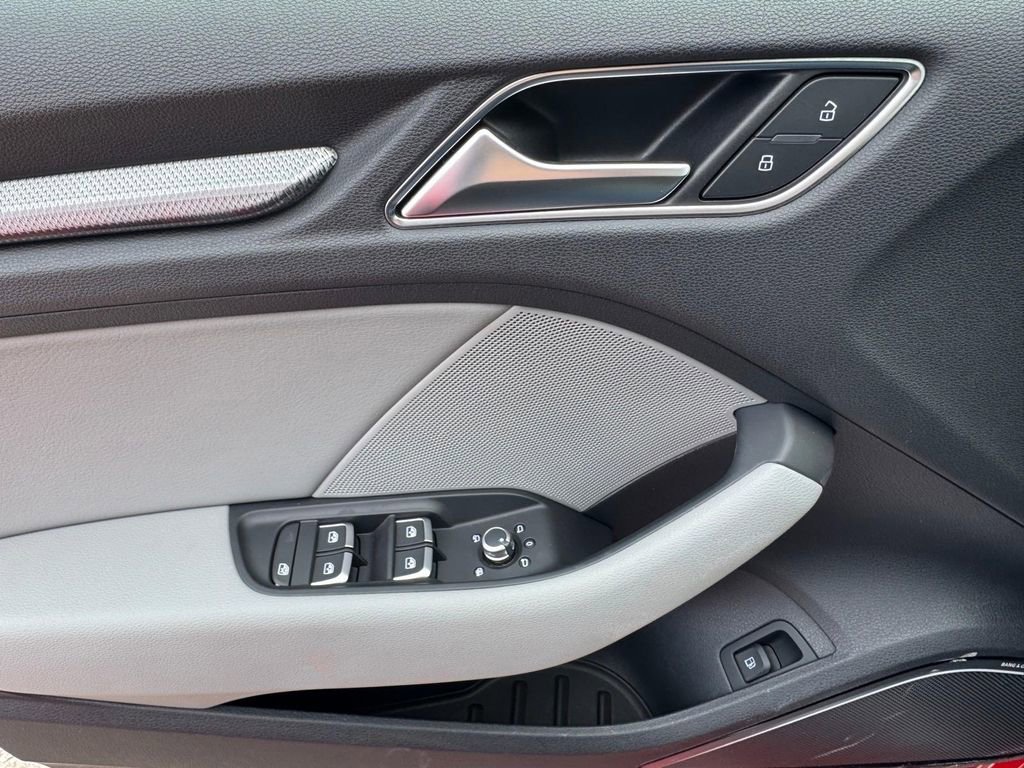 Used 2018 Audi A3 e-tron Prestige image 15