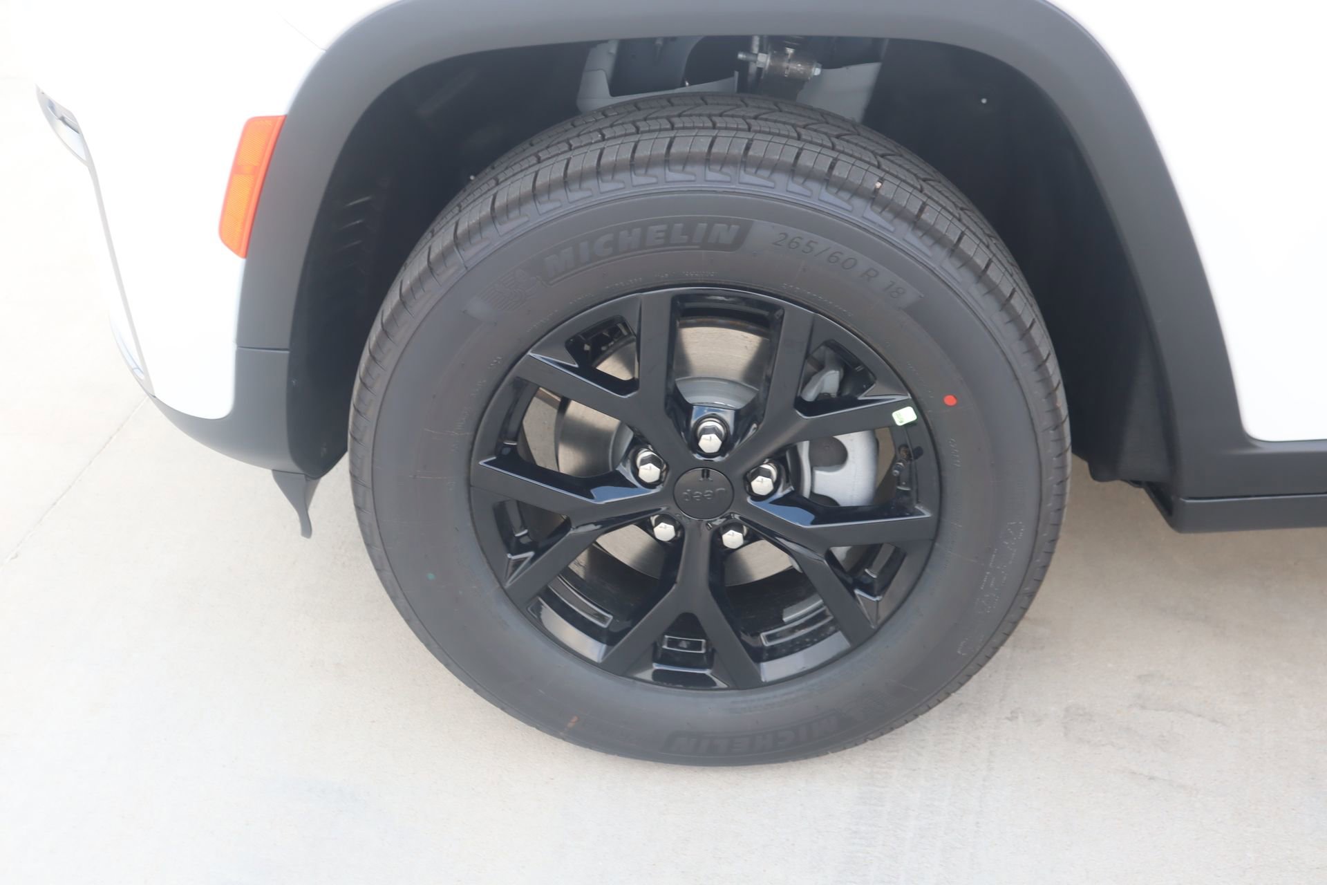 New 2026 Jeep Grand Cherokee Altitude AWD/4WD image 19