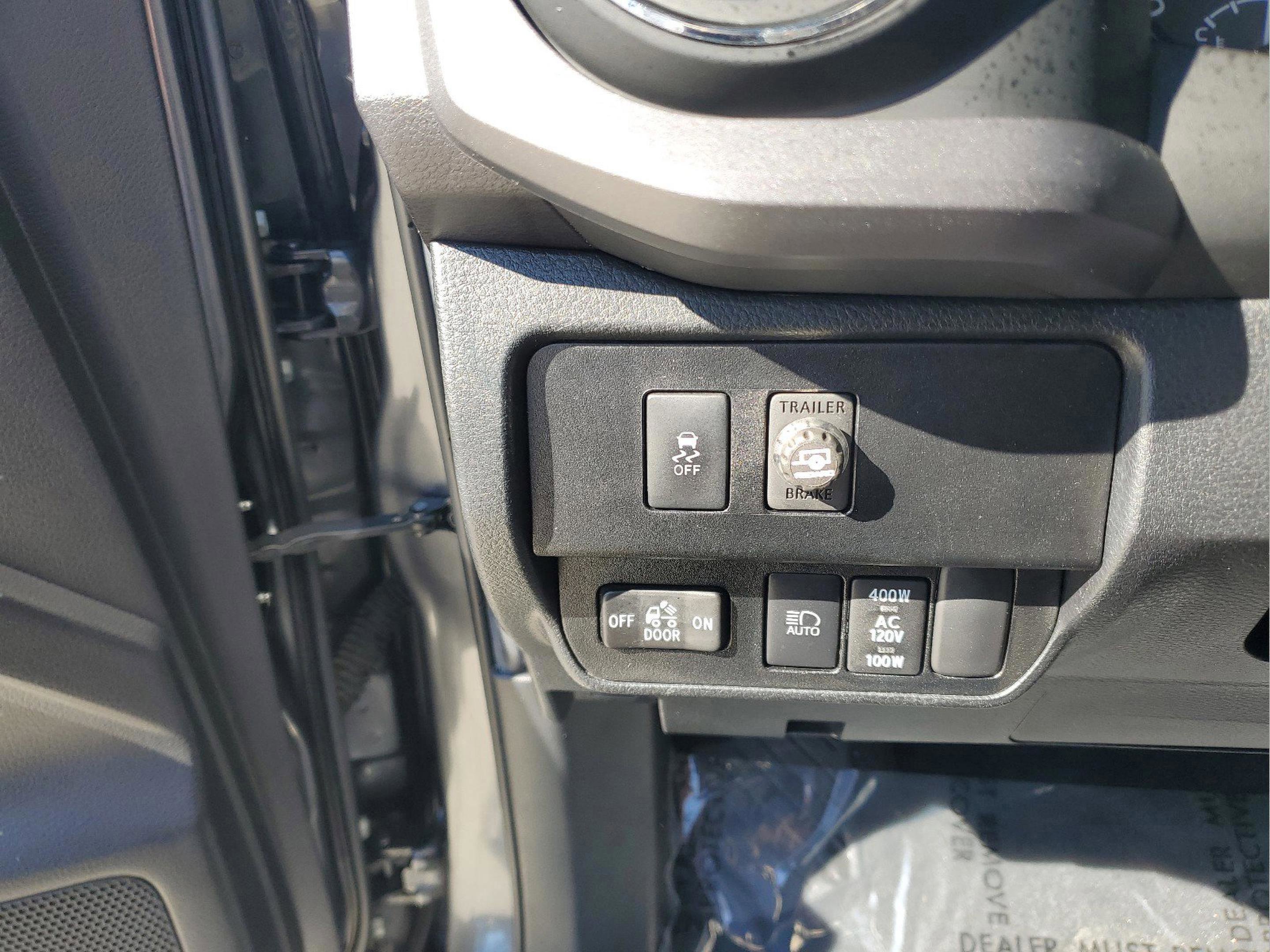 Used 2022 Toyota Tacoma TRD Sport image 9