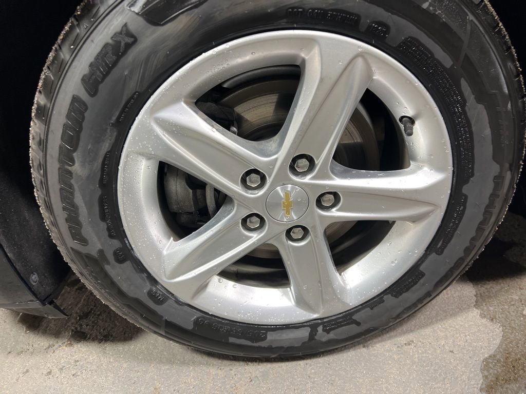 Used 2022 Chevrolet Malibu LS image 36