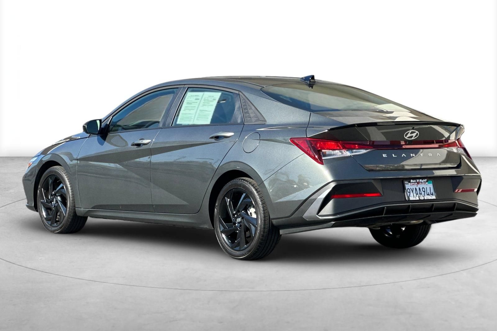 Used 2026 Hyundai Elantra Sport FWD image 4