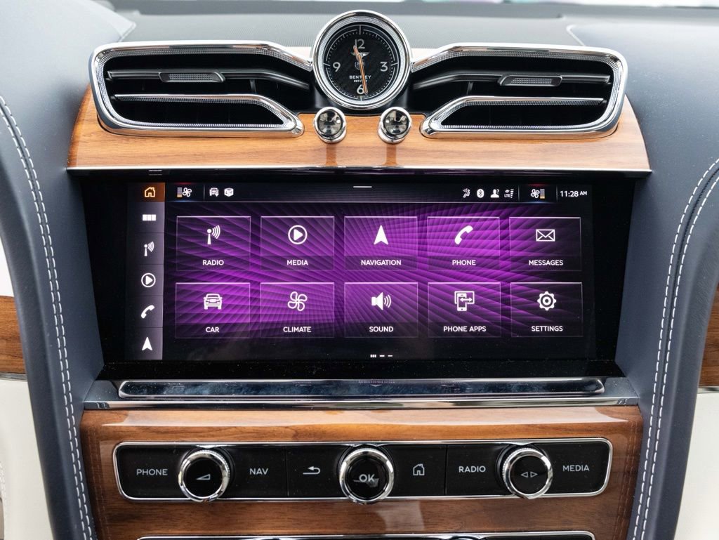 Used 2024 Bentley Bentayga image 47