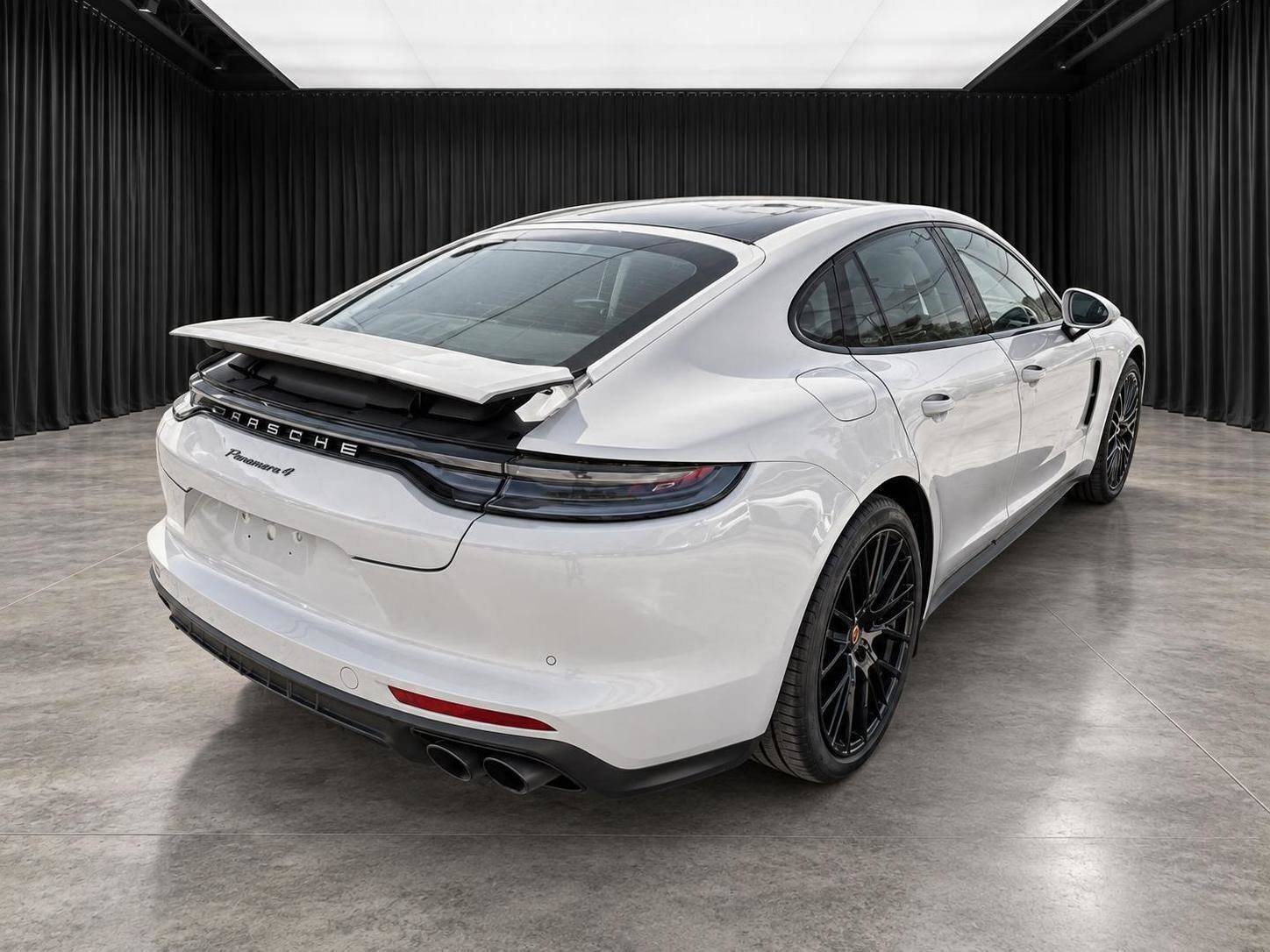 Used 2023 Porsche Panamera 4 Platinum Edition AWD/4WD image 6