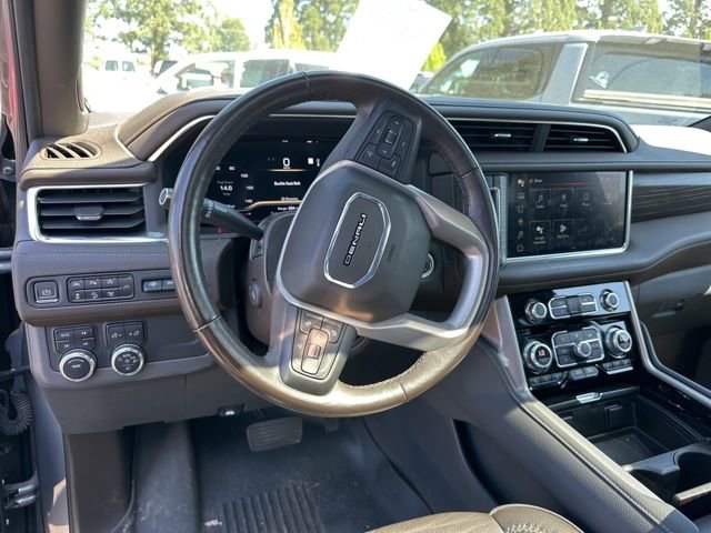 Used 2022 GMC Yukon XL Denali AWD/4WD image 9