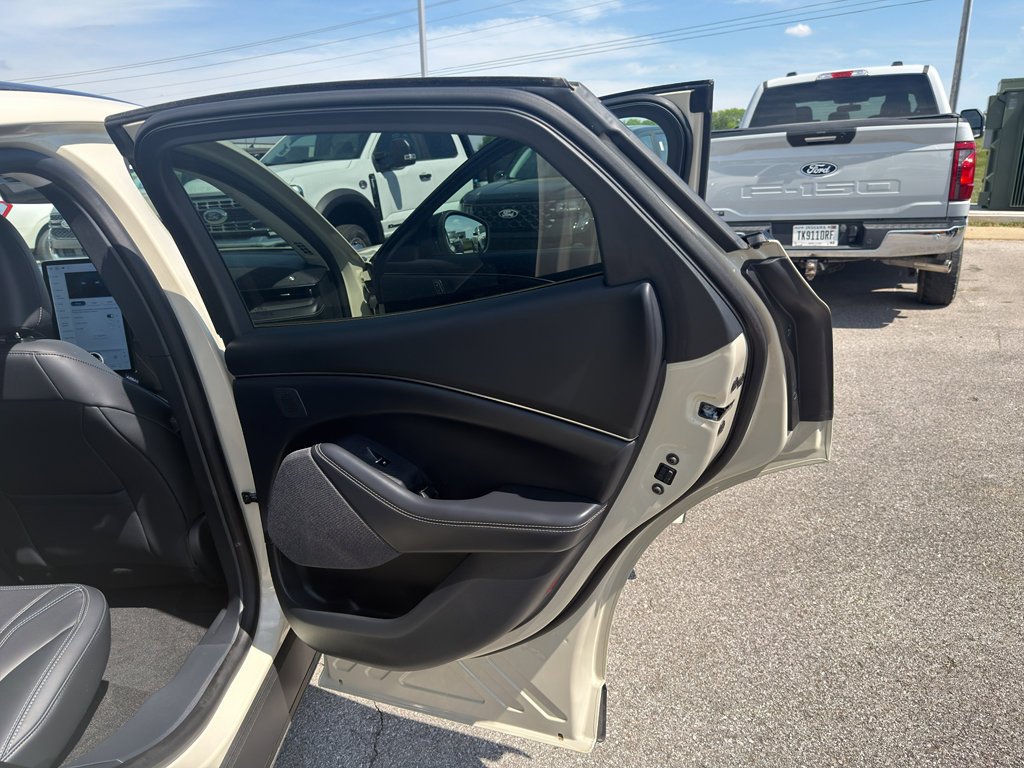 Used 2025 Ford Mustang Mach-E Premium RWD image 15