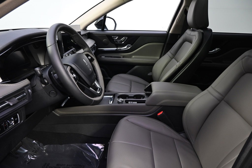 New 2026 Lincoln Corsair Premiere image 13