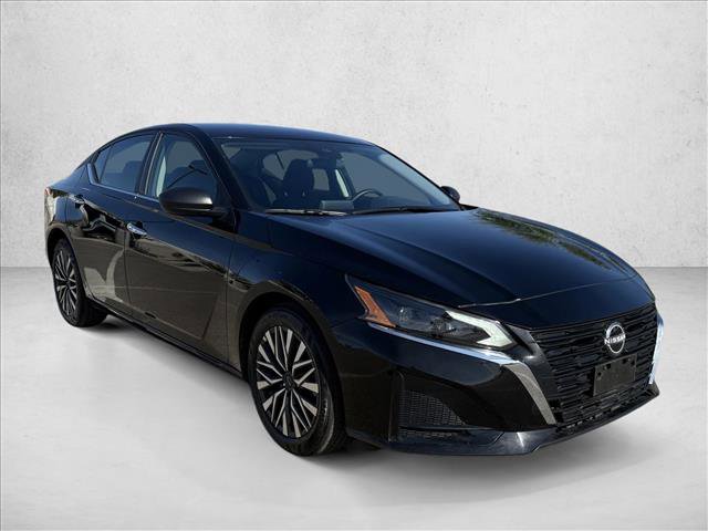 Used 2025 Nissan Altima 2.5 SV video 3