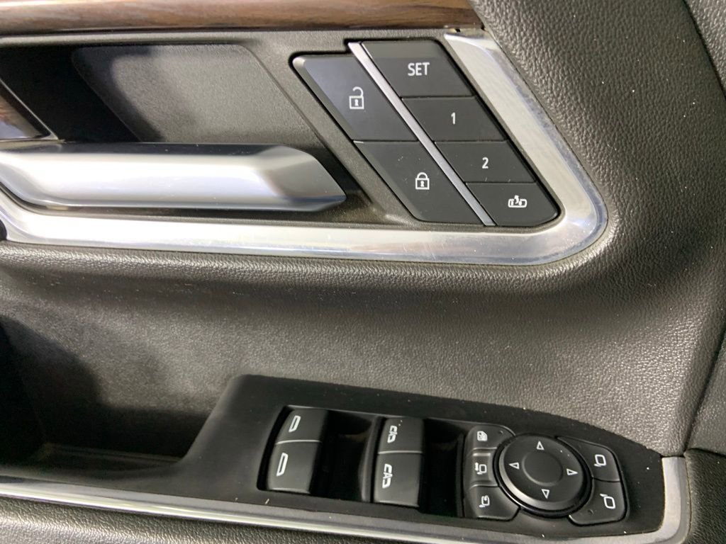 Used 2024 GMC Sierra 3500 SLT w/ SLT Convenience Package image 22