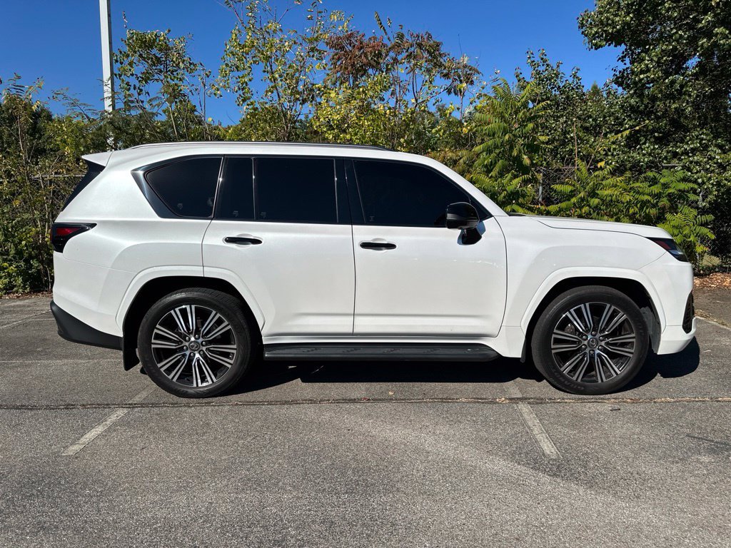 Used 2024 Lexus LX 600 4WD w/ Appearance Package image 2
