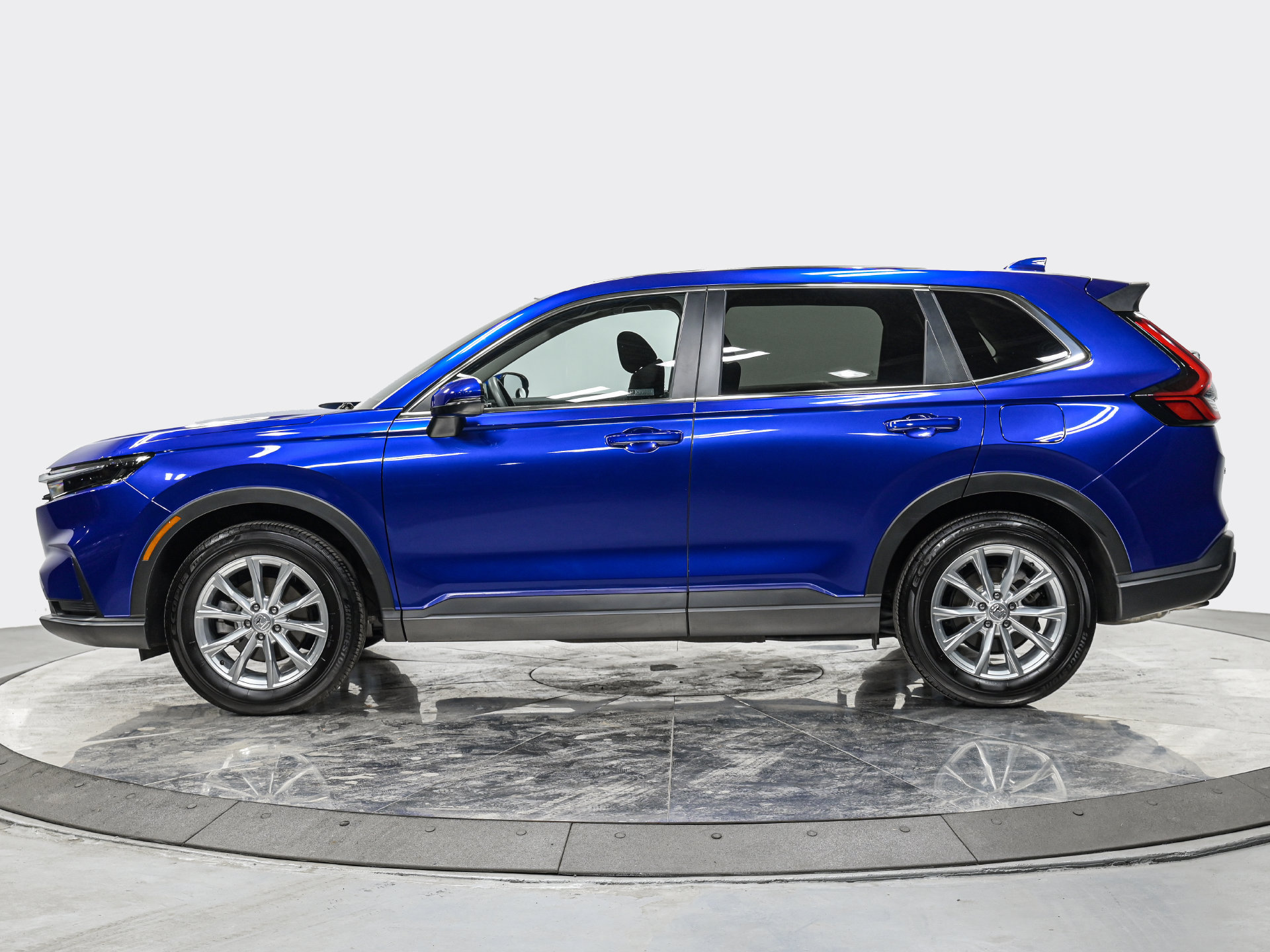 Used 2025 Honda CR-V EX image 2