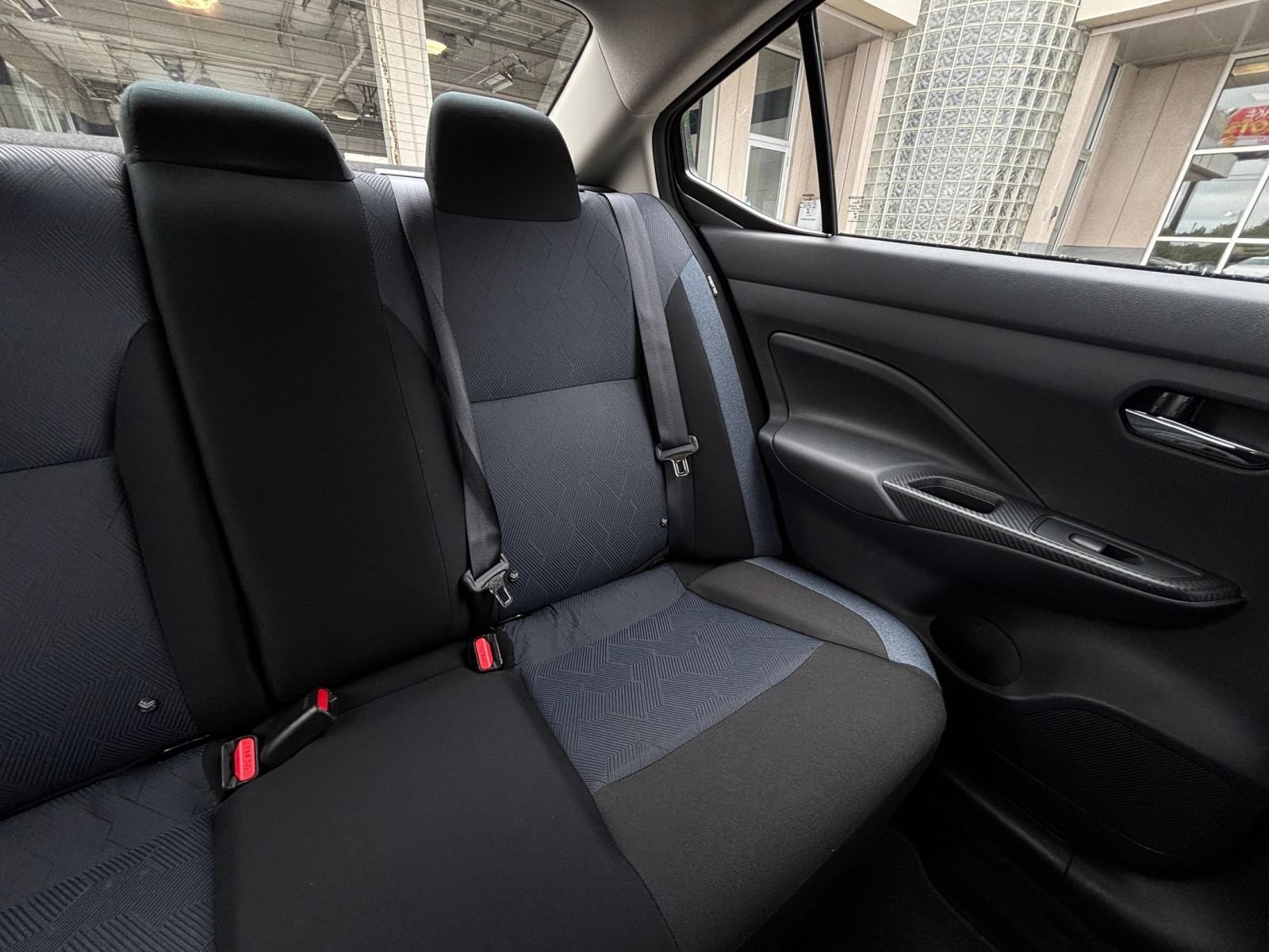 Used 2025 Nissan Versa SV FWD image 35