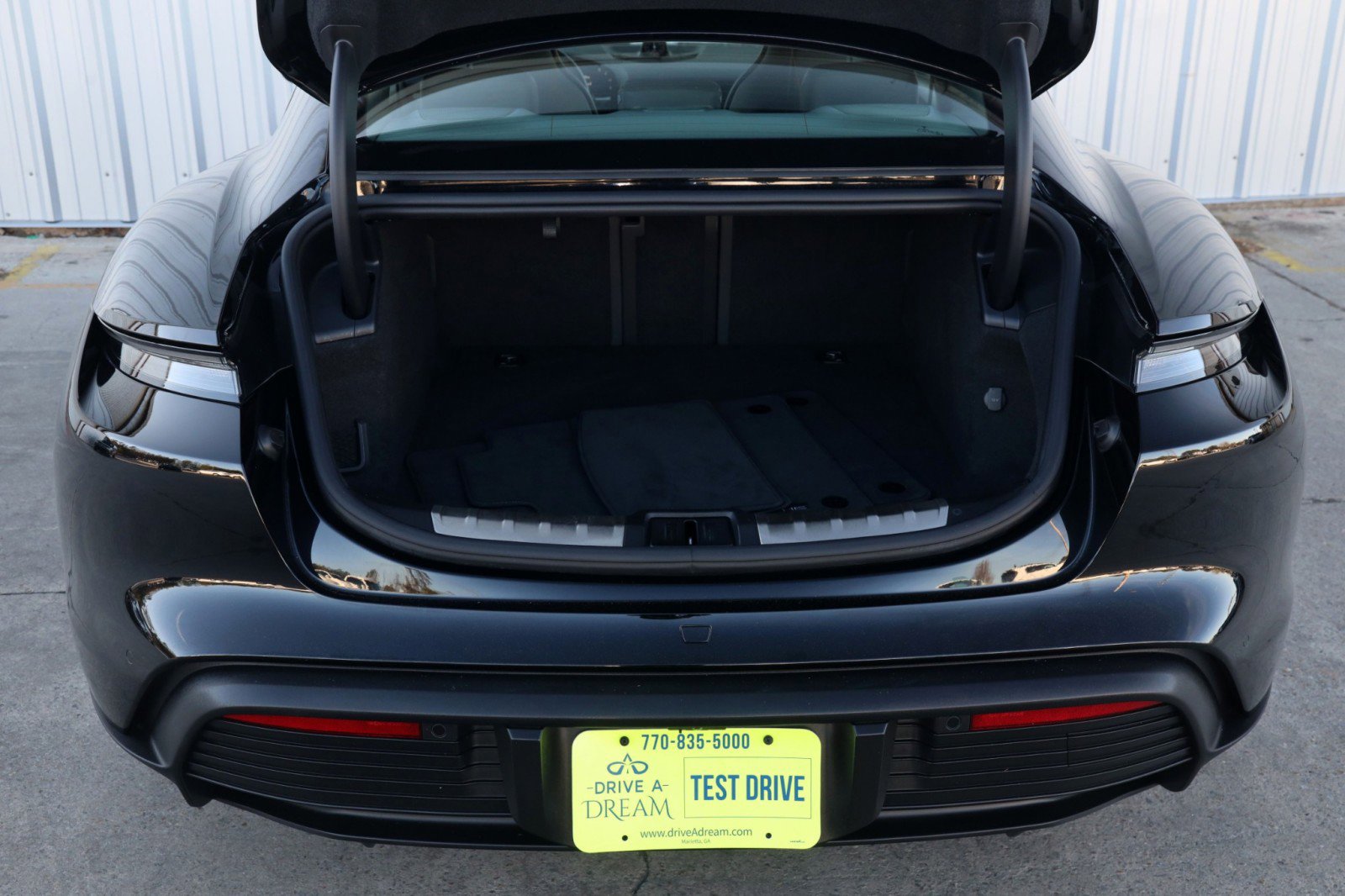 Used 2020 Porsche Taycan 4S image 10