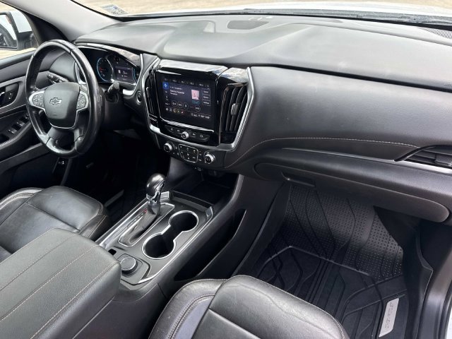 Used 2021 Chevrolet Traverse RS FWD image 13