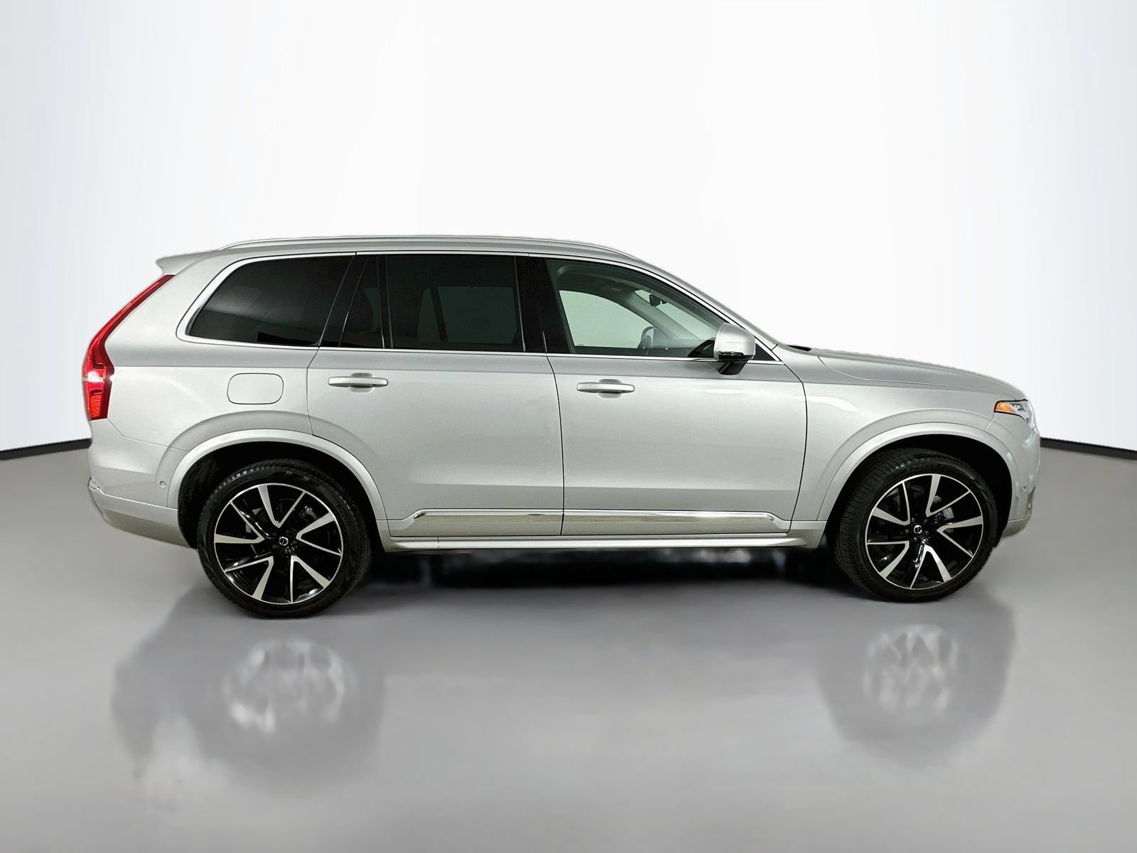 Used 2024 Volvo XC90 B6 Ultimate w/ Protection Package Premier AWD/4WD image 4