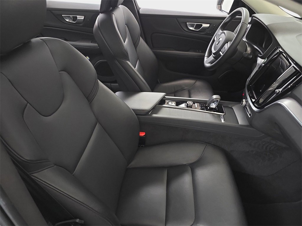 Used 2024 Volvo S60 B5 Core image 12