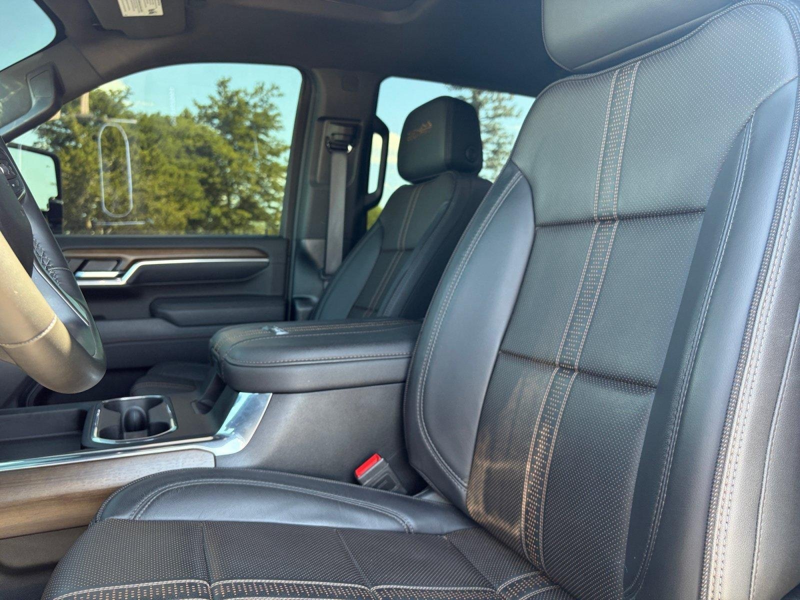 Used 2025 Chevrolet Silverado 2500 High Country w/ High Country Premium Package AWD/4WD image 14