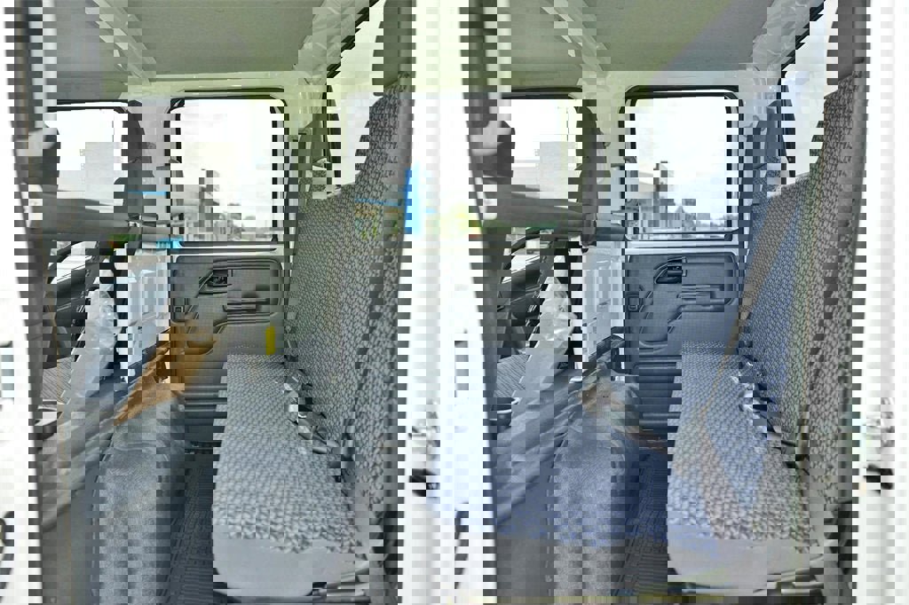 New 2025 Chevrolet Low Cab Forward image 9