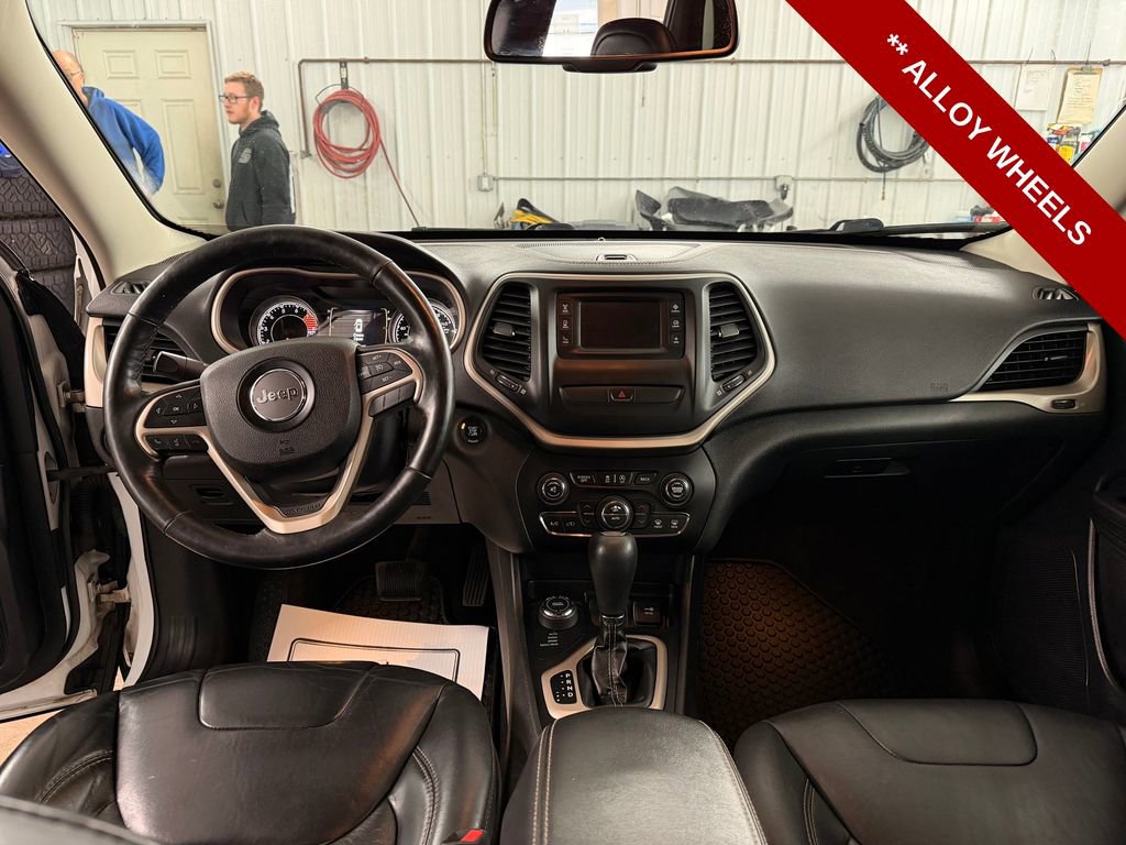 Used 2016 Jeep Cherokee Latitude w/ North All-Season Group image 15