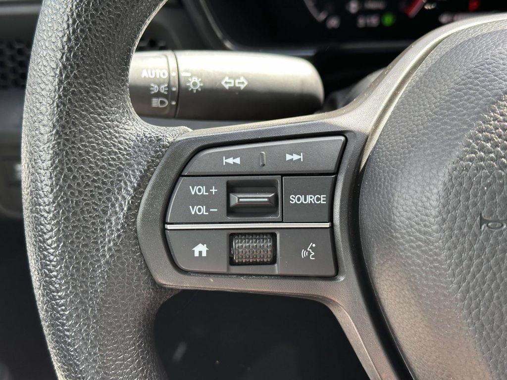 Used 2025 Honda CR-V LX image 18