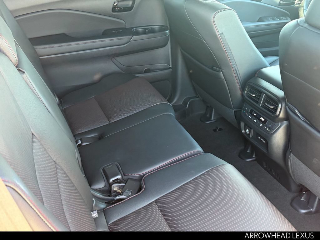 Used 2025 Honda Passport Black Edition image 27